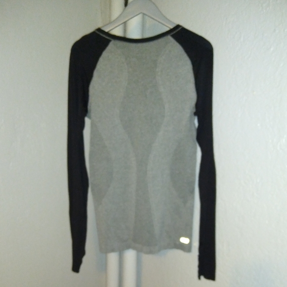BOGO SALE Danskin Black Gray Exercise Jog Top Workout Stretch with Thumb Hole XL - Picture 9 of 11